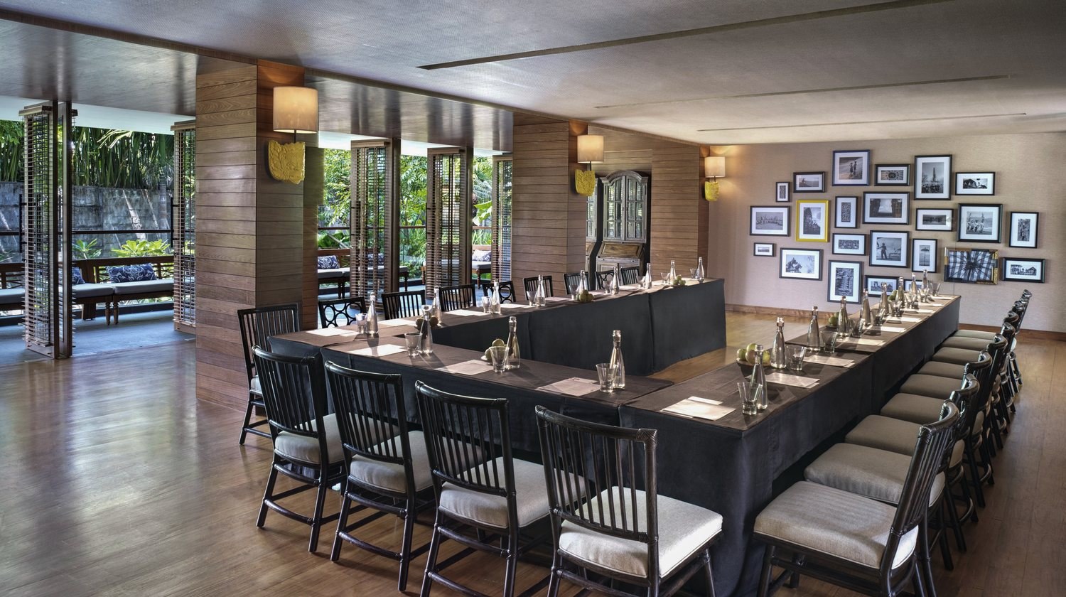 Private meeting space at Hotel Indigo